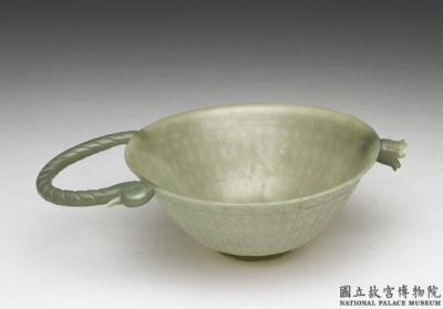 图片[2]-Jade bowl with single handle in twisted silk design, Ottoman Empire-China Archive